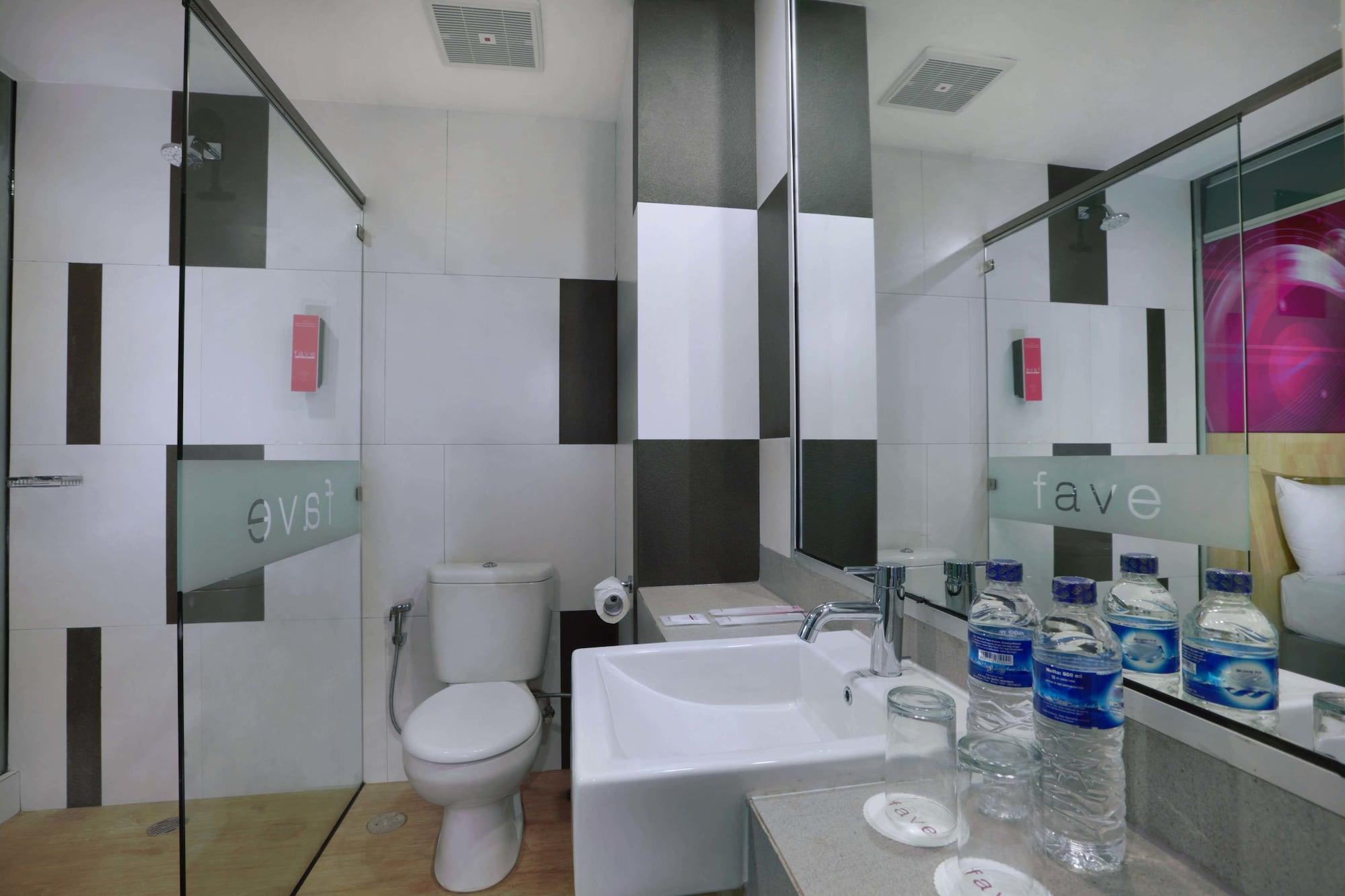 Favehotel Ahmad Yani Banjarmasin Exterior foto